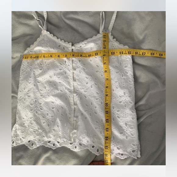 Abercrombie & Fitch White daisy floral Eyelet Lace button down tank XS - Picture 3 of 6